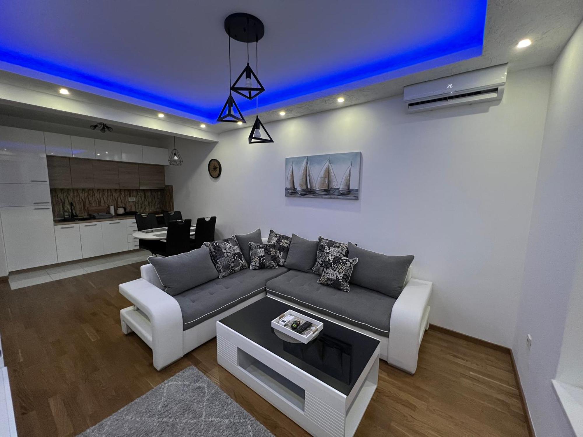 Апартаменты White Cloud By Rent A Car Mi Подгорица Экстерьер фото
